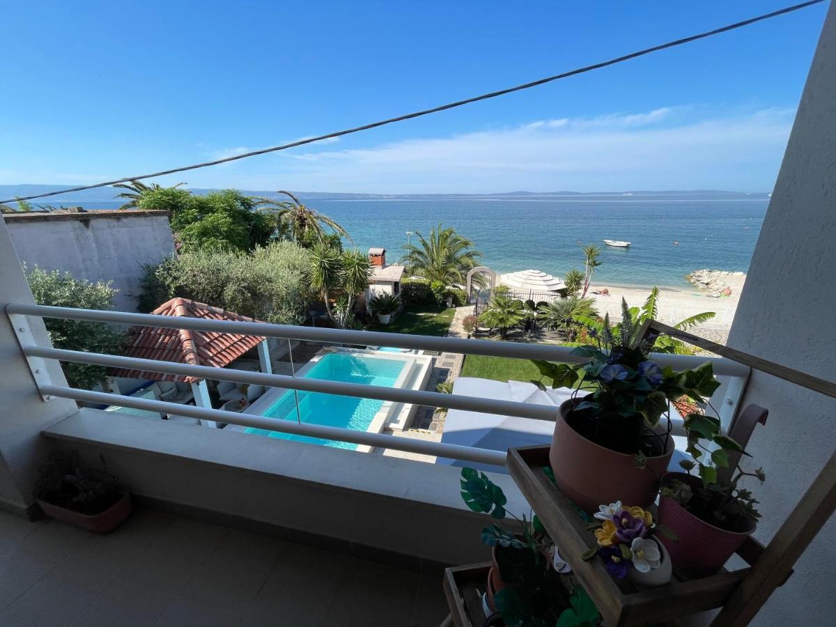 Villa Maris- Beachfront Villa With Exclusive Pool Подстрана Екстериор снимка