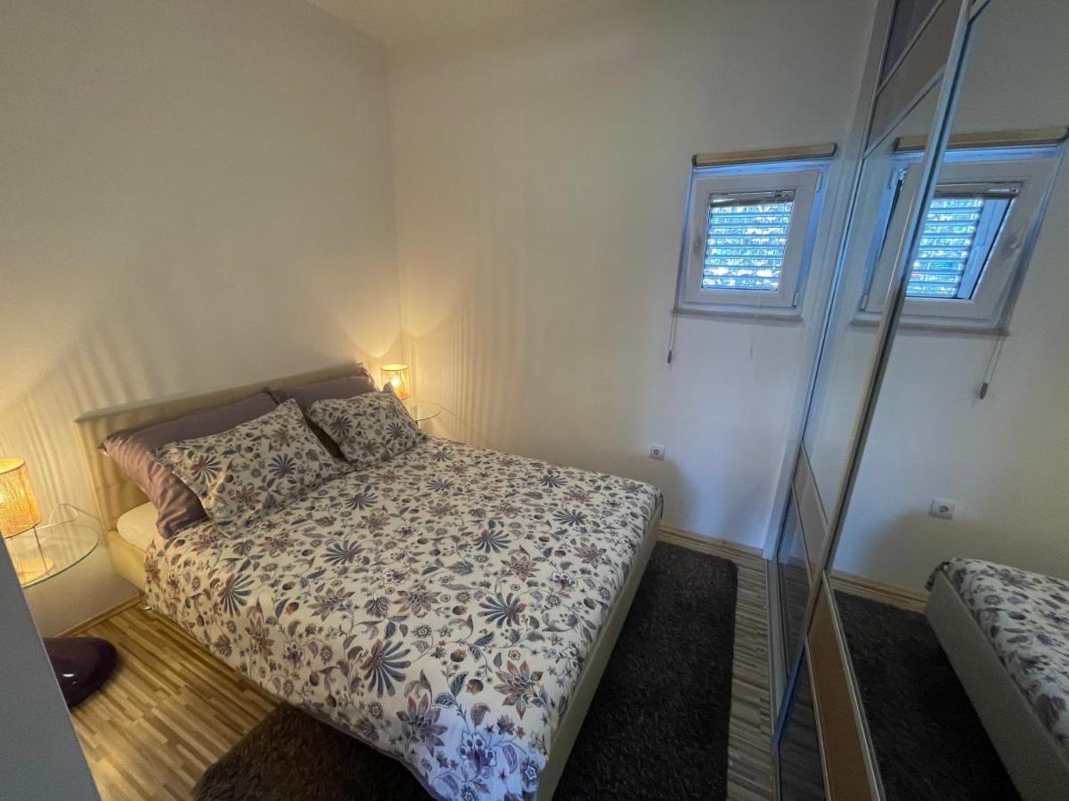 Villa Maris- Beachfront Villa With Exclusive Pool Подстрана Екстериор снимка