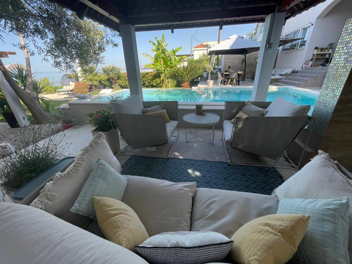 Villa Maris- Beachfront Villa With Exclusive Pool Подстрана Екстериор снимка
